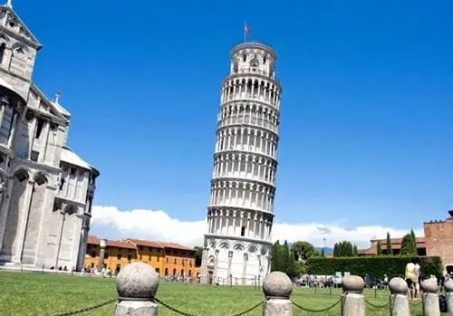 علت کج بودن برج «پیزا» چیست؟ + عکس