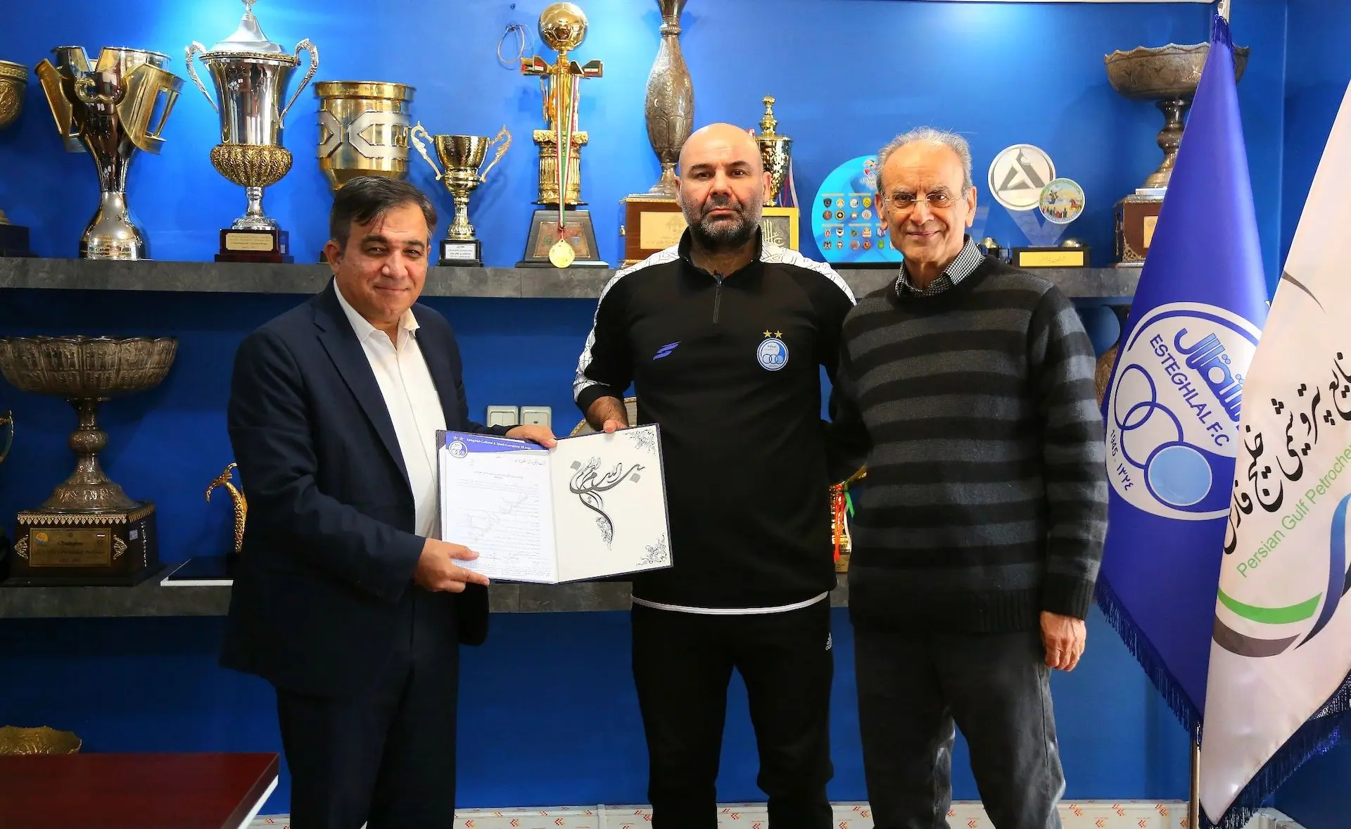 سهراب بختیاری‌زاده رسما سرمربی استقلال شد