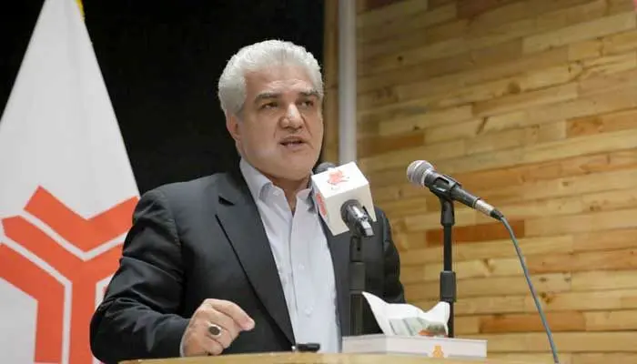 اجازه نخواهیم داد سر ملت را با صنعت خودرو به زیر آورند