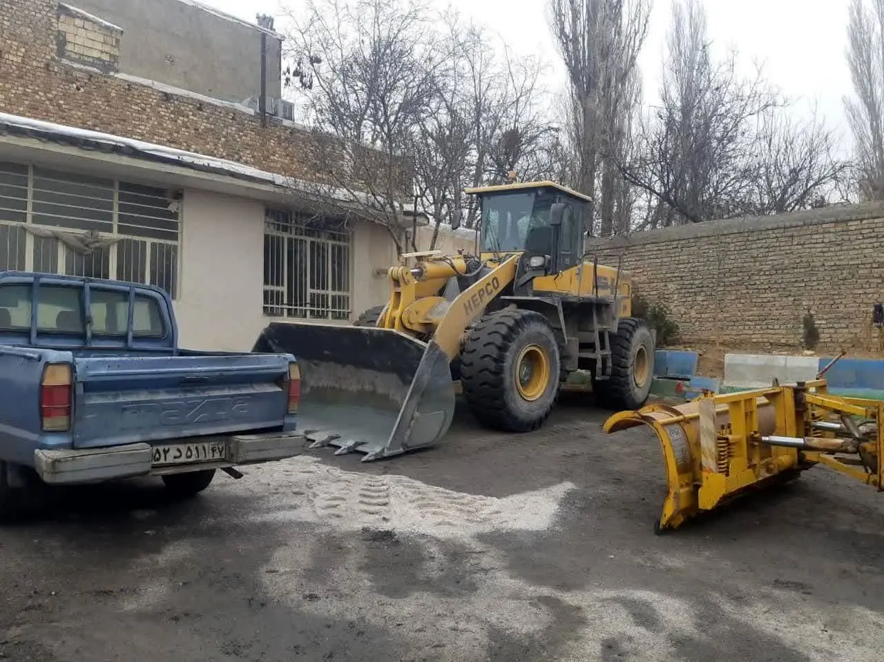 آماده باش ماشین آلات و‌ تجهیزات زمستانه شهرداری اراک همزمان با بارش رحمت الهی 

