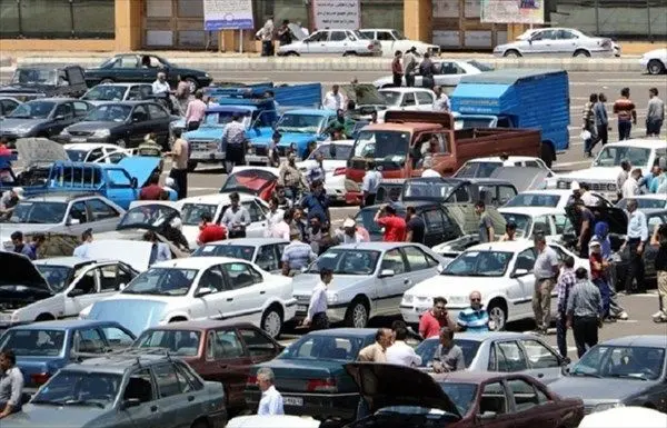 قیمت روز انواع خودرو در بازار (۱۵ اسفند)