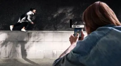 دوربین حرکتی گیمبال درگوشی موبایل Wing LG چیست؟