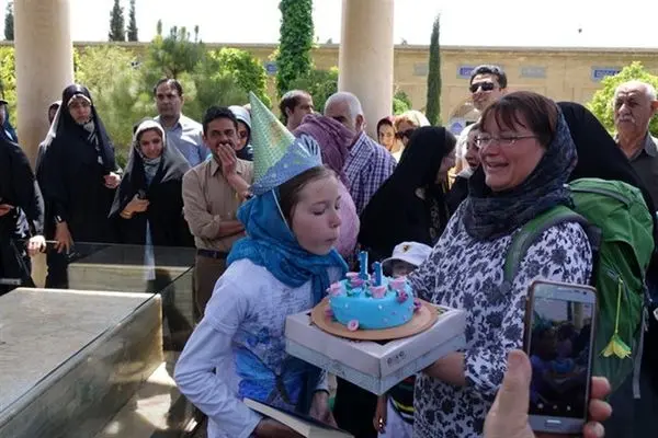 روایت شیفتگی الیزابت به حافظ و سفر او به شیراز