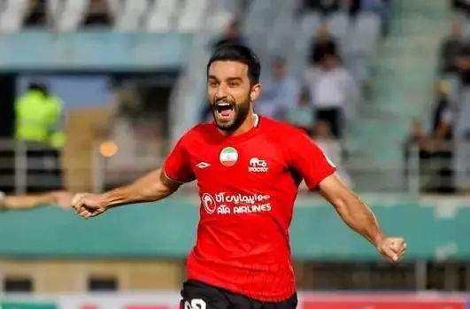 سیامک نعمتی از تراکتور جدا شد