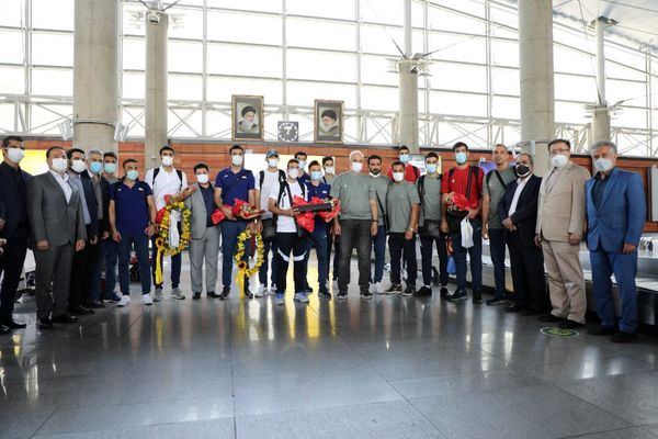حضور  معاونان و مدیران بانک گردشگری در مراسم استقبال