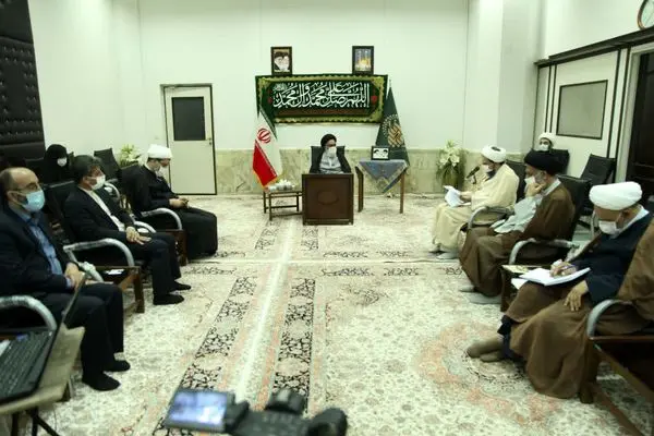 خادمان حرم هیچگاه از یاد حضرت معصومه(س) غافل نشوند