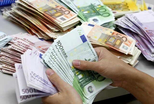 متقاضیان باید حساب ارزی باز کنند

