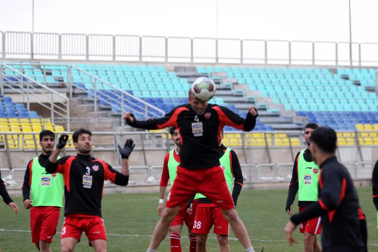 حضور کاپیتان پرسپولیس در تمام مراحل تمرین/ سیدجلال به بازی مقابل صنعت نفت می رسد