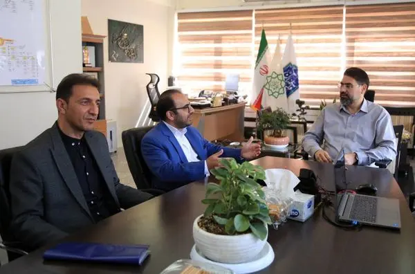 بازدید تیم ارزیاب تکریم ارباب رجوع مرکز نوسازی و تحول اداری شهرداری تهران از منطقه ۱۲

