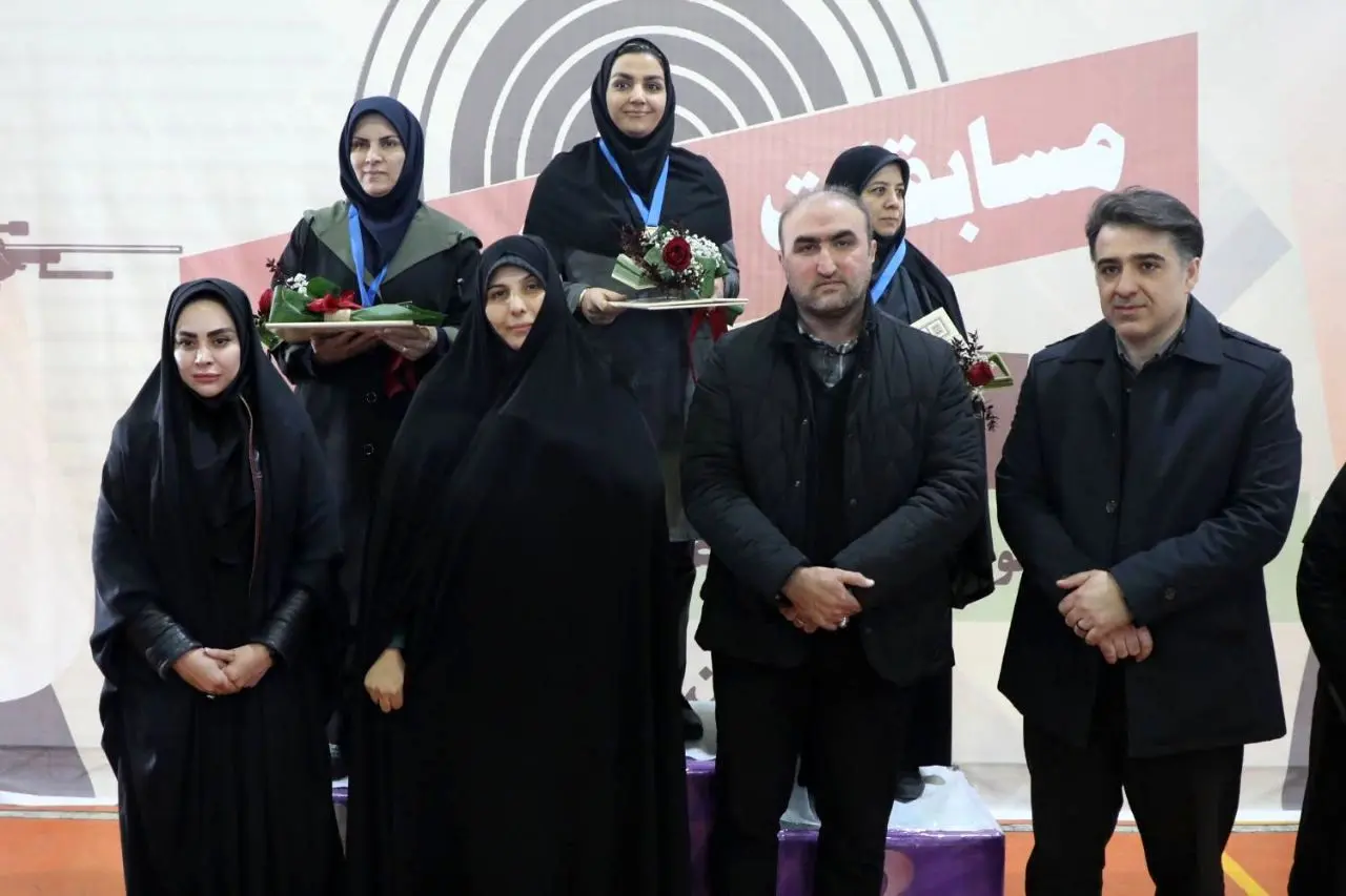 رقابت کارکنان شهرداری تهران در مسابقات تیراندازی

