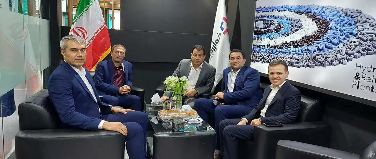 بازدید هیات پتروشیمی بوعلی سینا از شرکت‌های دانش بنیان داخلی