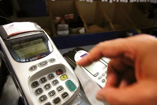 اشتباهی که سیستم پرداخت کشور را زمینگیر کرد/ دولت شگرد «بزن به کارت» را نابود کرد