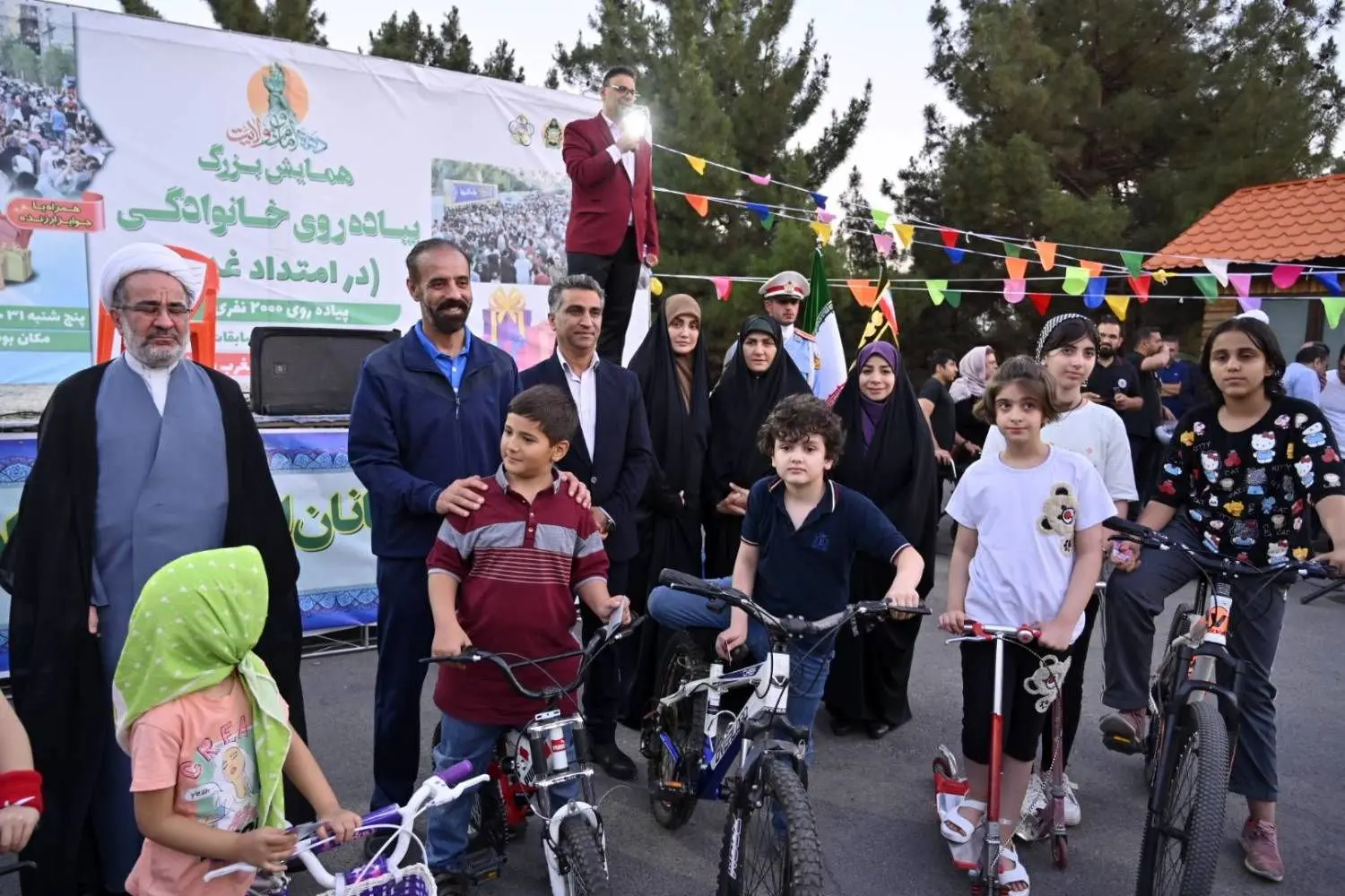 جشن بزرگ خانوادگی "در امتداد غدیر"در بوستان یاس فاطمی برگزار شد

