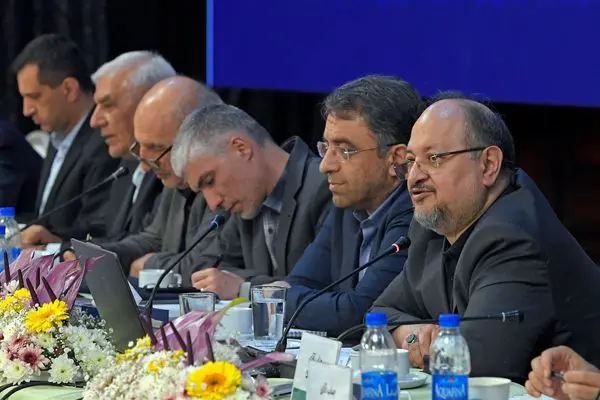 محمد شریعتمداری، اولویتهای برنامه اصلاح و توسعه ساختاری هلدینگ پتروشیمی خلیج فارس در سال ۱۴۰۴ را اعلام کرد