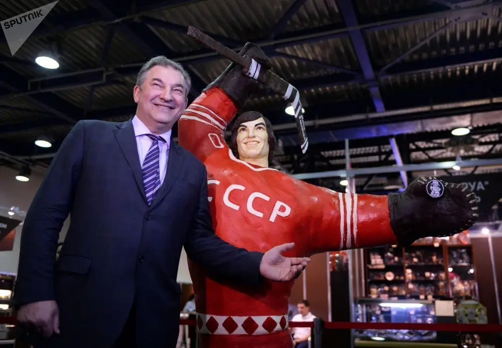 مجسمه شکلاتی شخصیت های مهم + تصاویر