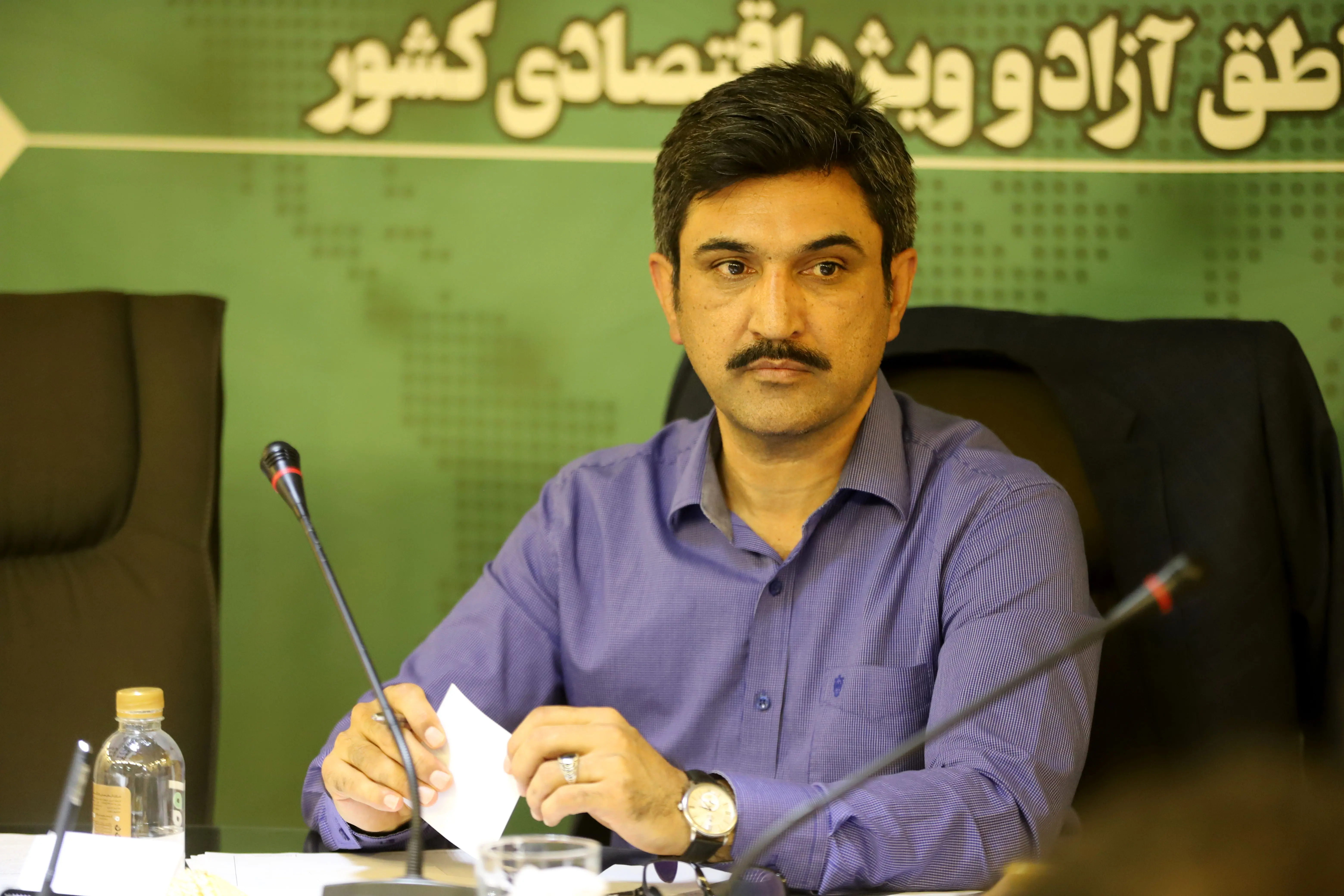 فعالان مناطق آزاد بدهکار نیستند که فرار کنند