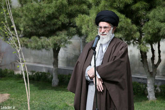 رهبری بعد از ظهر چهارشنبه در
حرم
رضوی سخنرانی می‌کنند