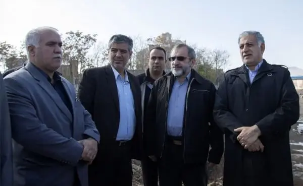 بازدید میدانی دکتر مخلص الائمه استاندار استان مرکزی به همراه دکتر کریمی شهردار اراک از پروژه عمرانی تقاطع غیر همسطح میدان امام حسین (ع)

