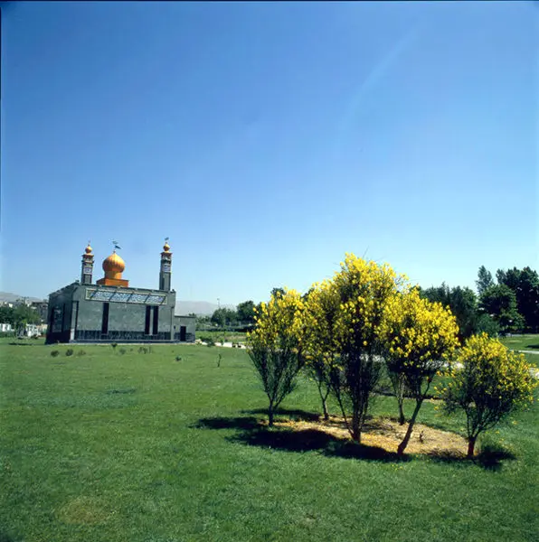 همزمان با روز طبیعت در ۹ بوستان منطقه ۴ نماز جماعت بر پا می شود