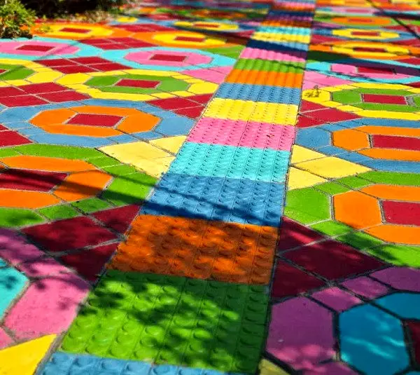 اهم اقدامات اداره زیباسازی شهرداری منطقه 7 در راستای زیبایی منظر شهری

