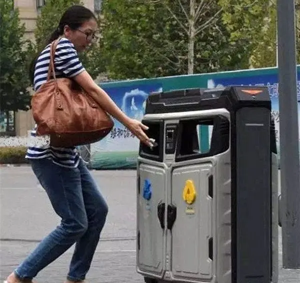 سطل‌ آشغال مجهز به وای فای+عکس
