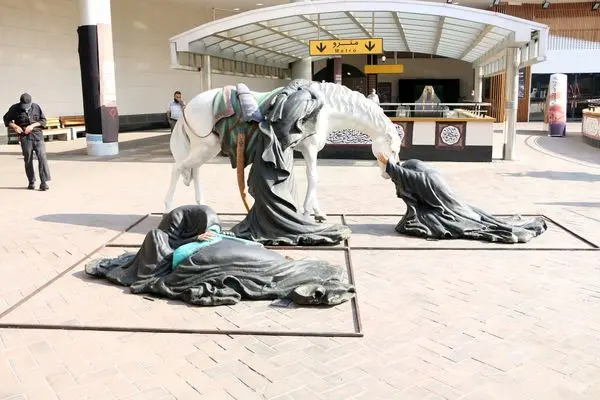 آیین رونمایی از سازه حجمی عصر عاشورا در ایوان انتظار ایستگاه میدان حضرت ولی عصر(عج) برگزار شد