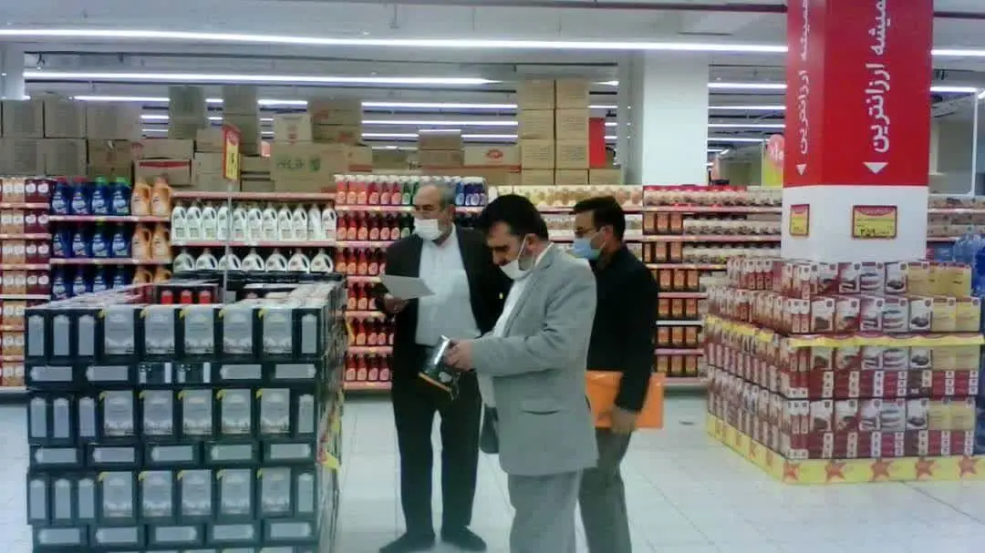 نظارت گشت مشترک تعزیرات قم بر عملکرد داروخانه ها
