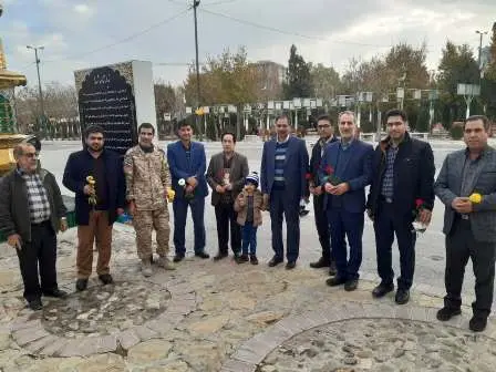 حضور مدیر مخابرات منطقه مرکزی در آیین گلباران قبور مطهر شهدا