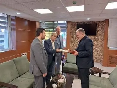 بانک قرضالحسنه مهر ایران در همکاری با کمیته امداد پیشتاز بوده است