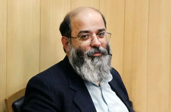 اتوبوس گردشگری به یاد شهدای مدافع سلامت در خیابانهای مرکزی پایتخت به راه افتاد