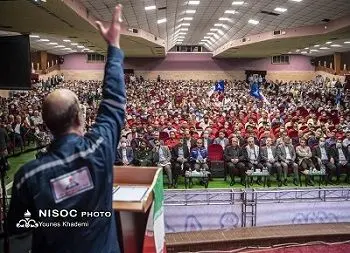 همایش تجدید میثاق کارکنان صنعت نفت با ولایت برگزار شد
