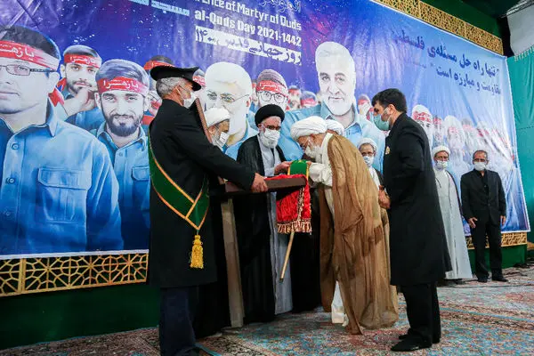 تجلیل از خانواده شهدای مقاومت و مبارزه با صهیونیسم

