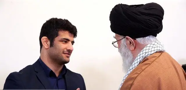 نامه جمعی از قهرمانان و مربیان کشتی به مقام معظم رهبری
