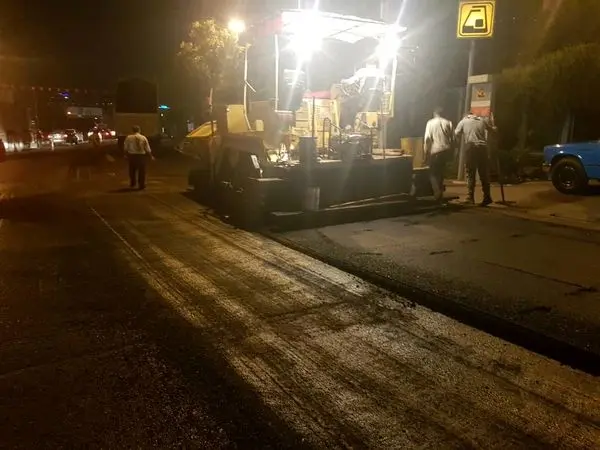 انجام عملیات تراش و روکش مکانیزه آسفالت در منطقه 7