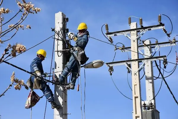 شبکه توزیع برق شهرستان شازند کابلی شد