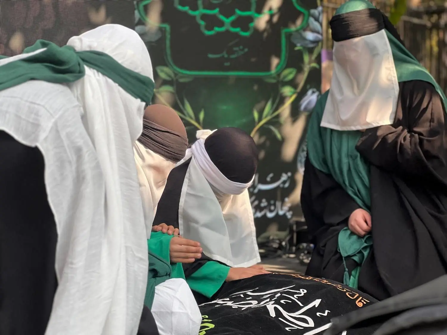 از چایخانه حضرت زهرا(س) تا موکب‌های فرهنگی و آیینی در میادین و محلات