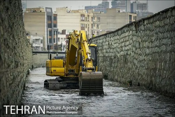۵۳۰ کیلومتر کانال انتقال آبهای سطحی ساخته شده است