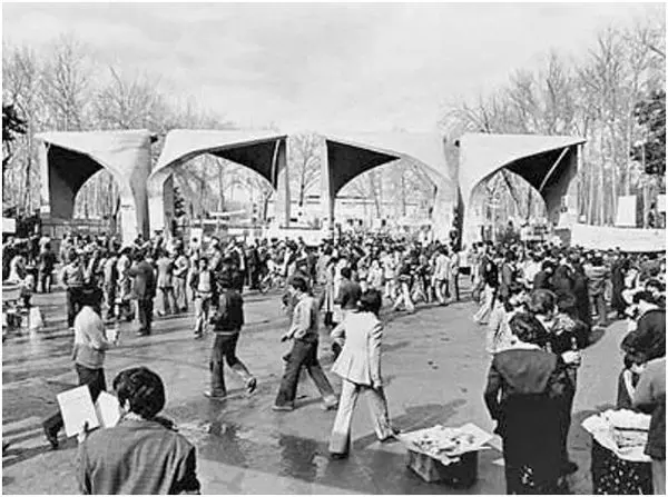 جهان پس از پیروزی انقلاب اسلامی