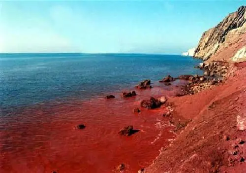 ساحلی به رنگ خون در ایران! +عکس