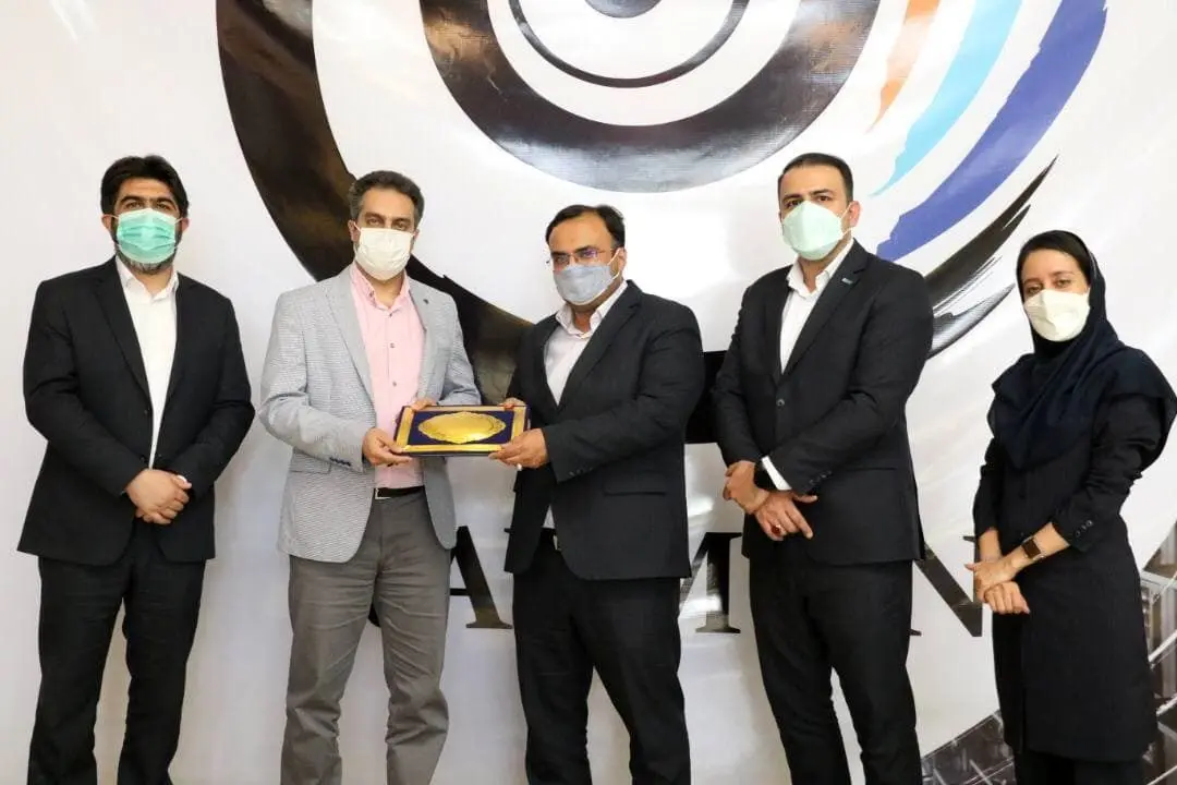 شرکت بیمه دی و مرکز نوآوری و شتابدهی رایمون تفاهم نامه همکاری امضا کردند

