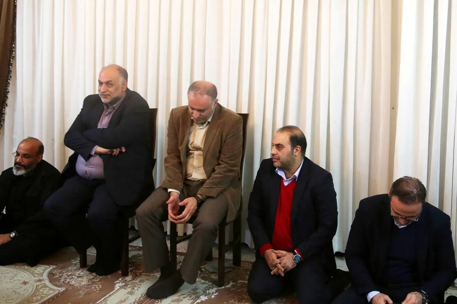 دیدار عباس شعبانی معاون شهردار پایتخت،مدیران ارشد شهرداری تهران  و مسود نصرتی شهردار منطقه ۲۲ با خانواده شهید معزز فرهاد مروتی