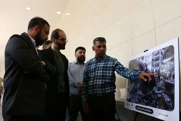 نمایشگاه عکس و پوستر "آبادان، روایت همدلی" در ایوان انتظار افتتاح شد