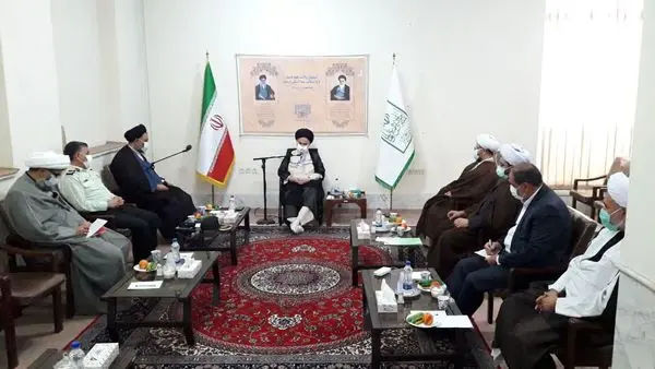 نیروی انتظامی در جلب رضایت مردم بکوشد