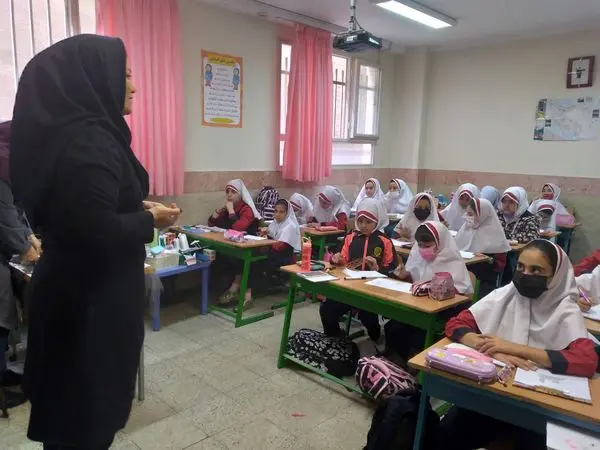 آموزش مدیریت پسماند به دانش آموزان منطقه 13