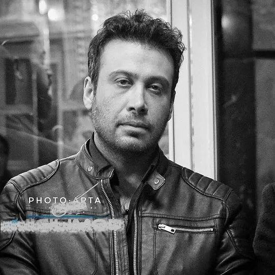 محسن چاوشی در مراسم ختم پدرش+عکس