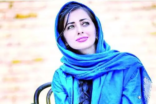 گفت وگوی صمیمانه خانم بازیگر با یک اسب!+عکس