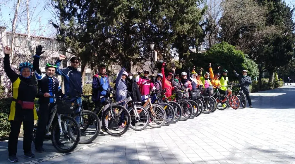 همایش دوچرخه‌سواری و کاشت نهال؛ یادمان شهدای تاکسیران 

