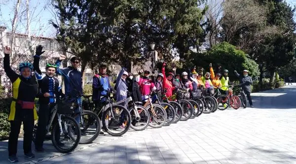 همایش دوچرخهسواری و کاشت نهال؛ یادمان شهدای تاکسیران