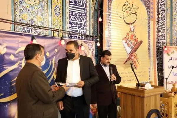 اعطای عنوان«سقای افتخاری» آبفای استان اصفهان به راننده شرکت واحد اتوبوسرانی