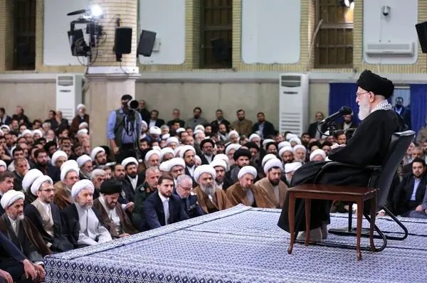 بعضی سران آمریکا وانمود میکنند دیوانهاند